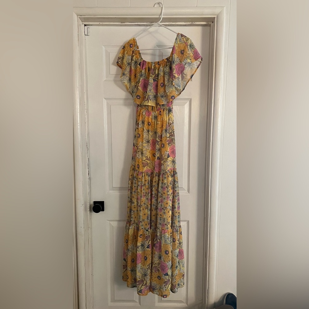 Vici, size small, worn once when pregnant for Easter but not a maternity dress